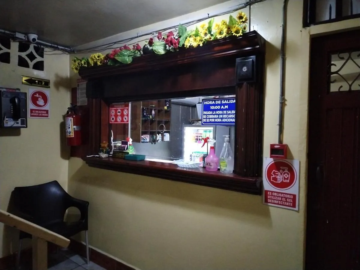 Hostal Santa Rosa 瓜亚基尔 招待所