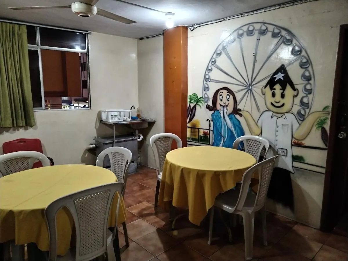 招待所 Hostal Santa Rosa 瓜亚基尔 厄瓜多尔