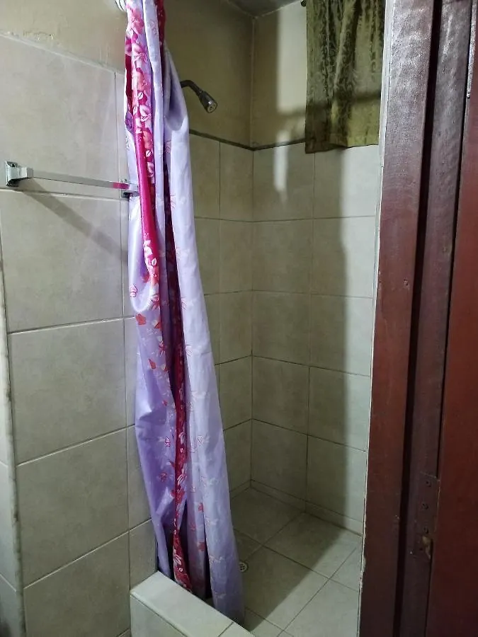 招待所 Hostal Santa Rosa 瓜亚基尔 厄瓜多尔
